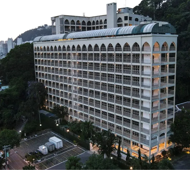 Plataformas Elevatórias para cemitério vertical