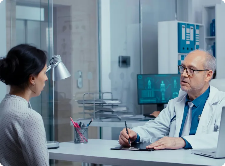 rendez-vous médical avec un docteur et une patiente