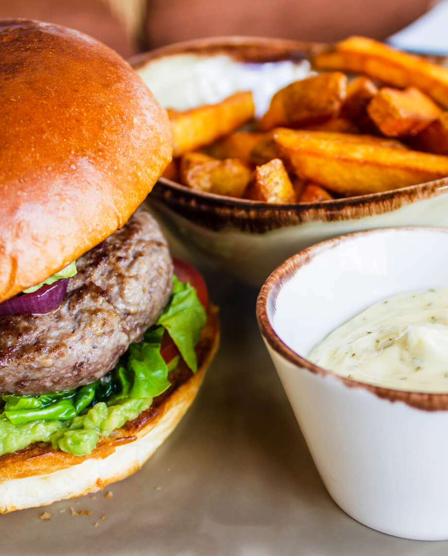 Restaurant Chain - Restaurantly X Webflow template