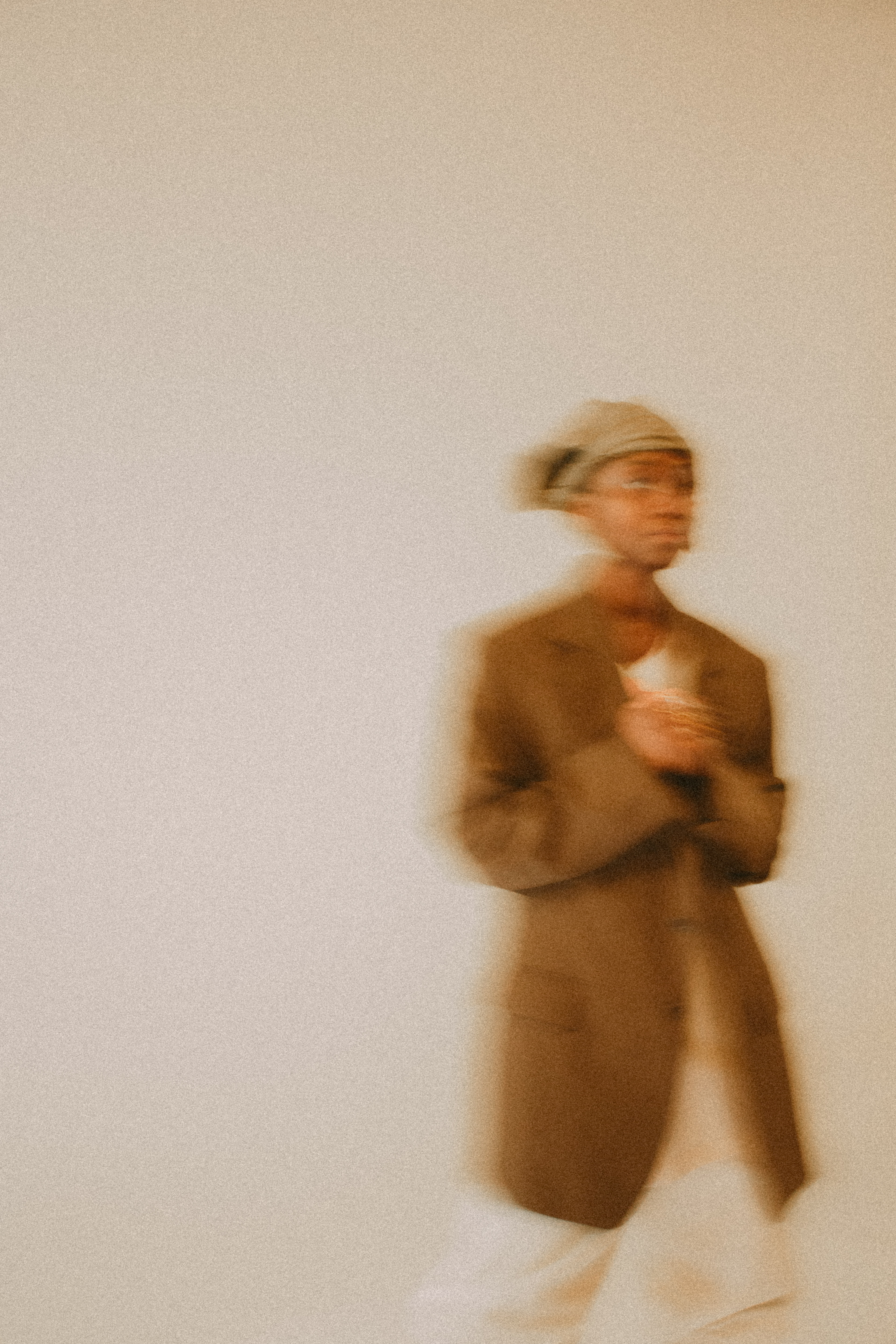 Abstract blurred photo of a person from Nébuleuse – Series 1