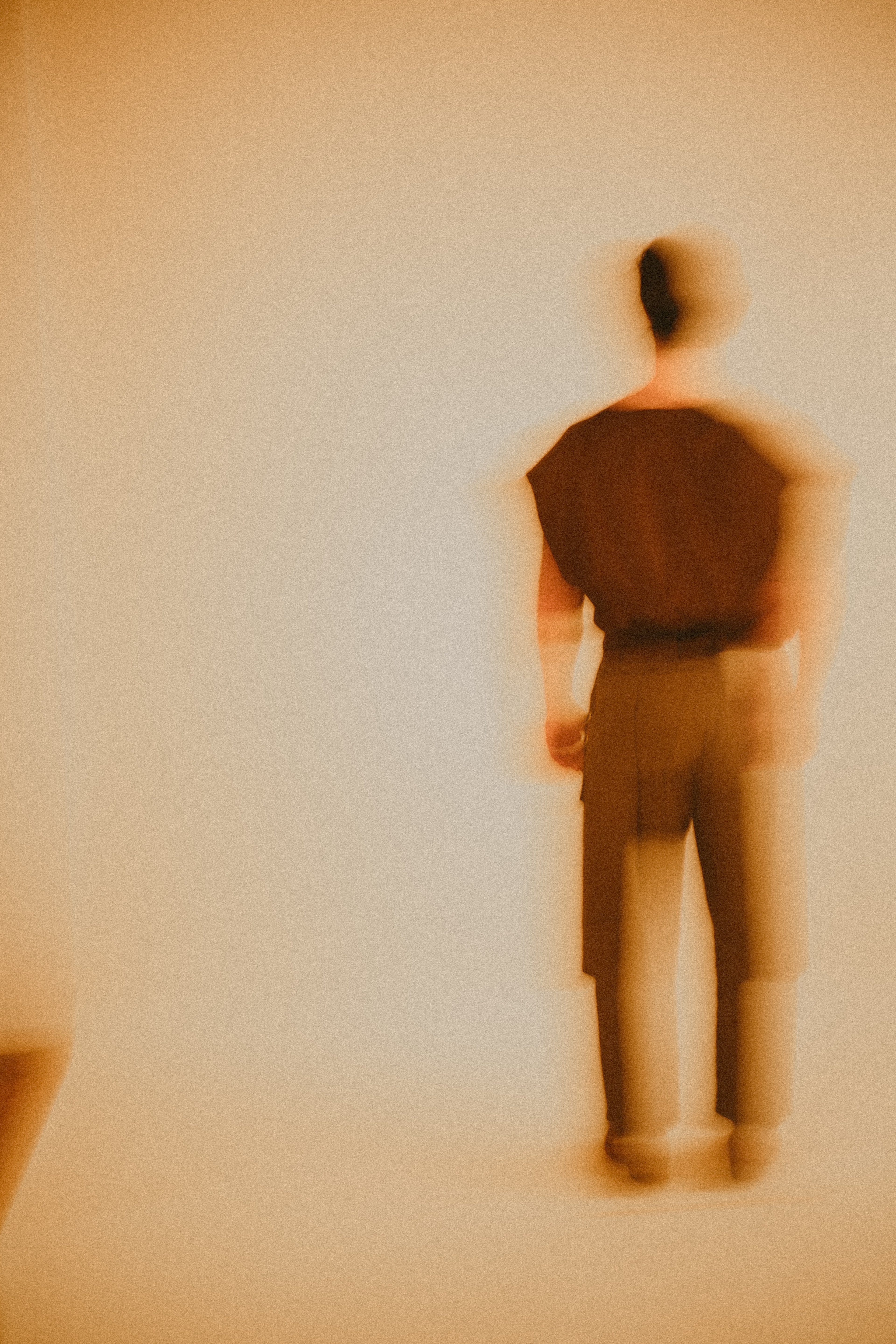 Abstract blurred photo of a person from Nébuleuse – Series 1