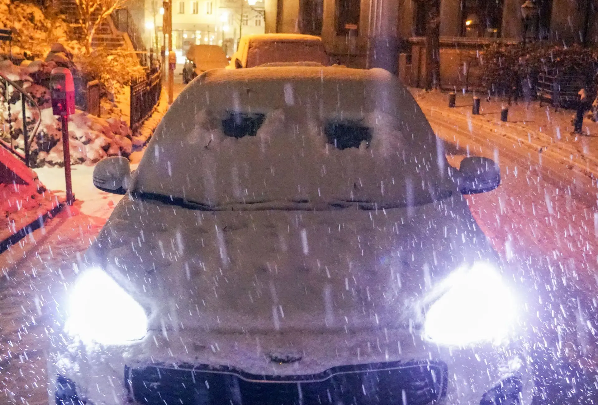 Autoscheiben vom Eis befreien: Dos and Don’ts für den Durchblick
