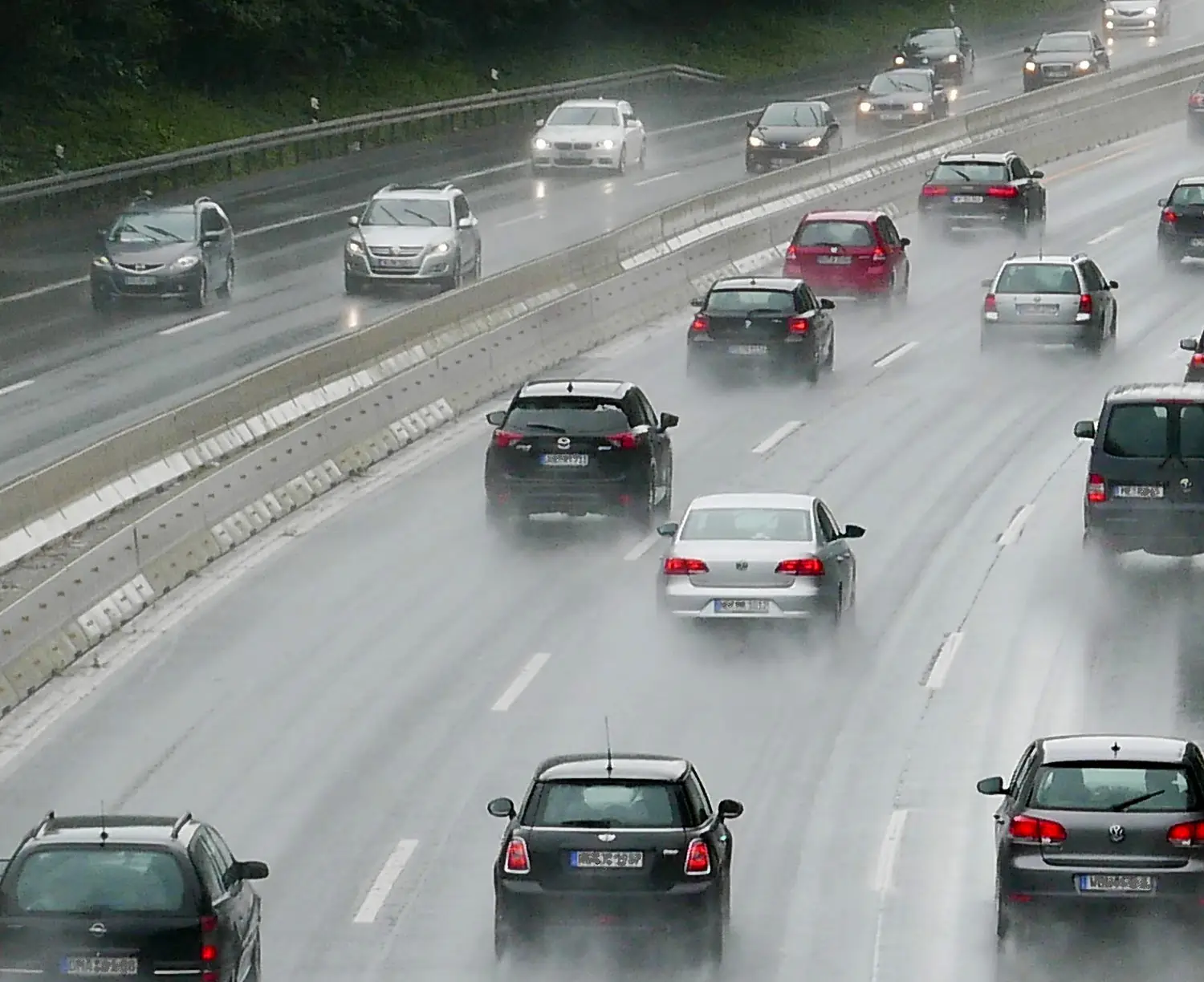 Herbstanfang: Worauf Autofahrer besonders achten sollten