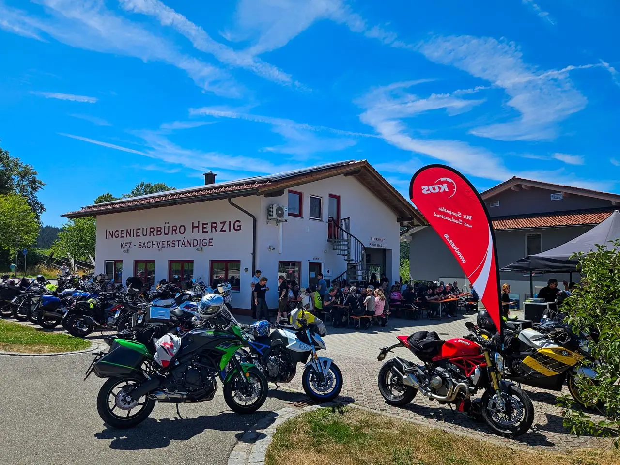 Die KÜS bei der „Bike & Business“-Motorradtour 2023