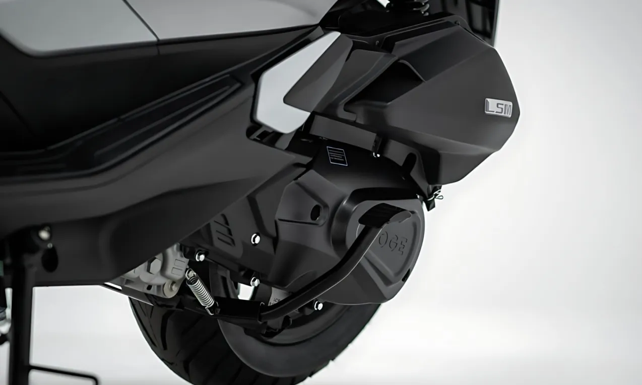 Side profile of the SR150GT highlighting the footrest and engine design