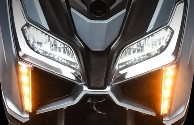 Water-cooling engine with twin-cylinder