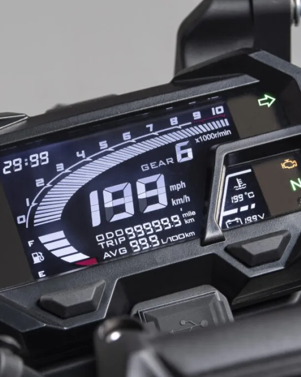 Digital instrument cluster of the VOGE DS300 motorcycle displaying speedometer and indicators.