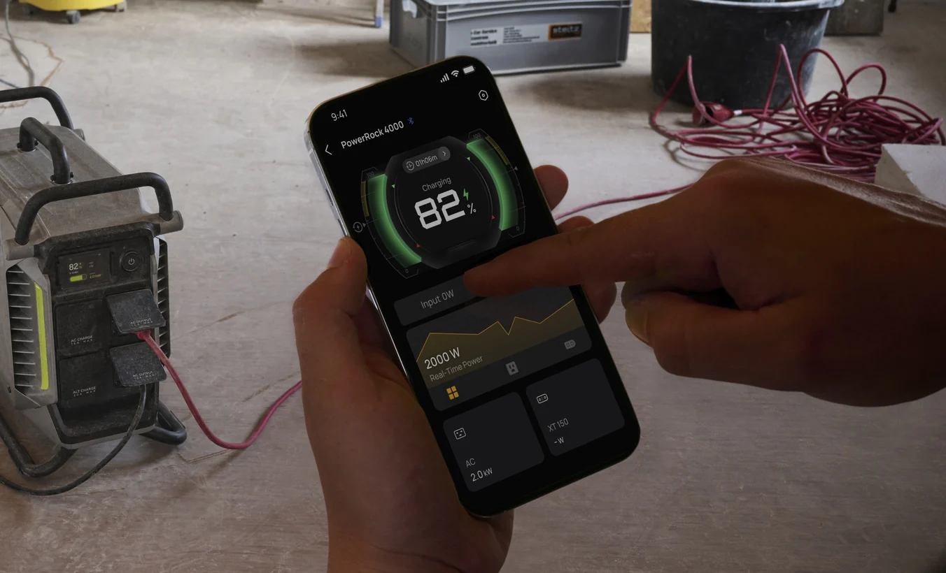 EcoFlow-app toont laadstatus 82% van de EcoFlow PowerRock 4000 op de bouwplaats