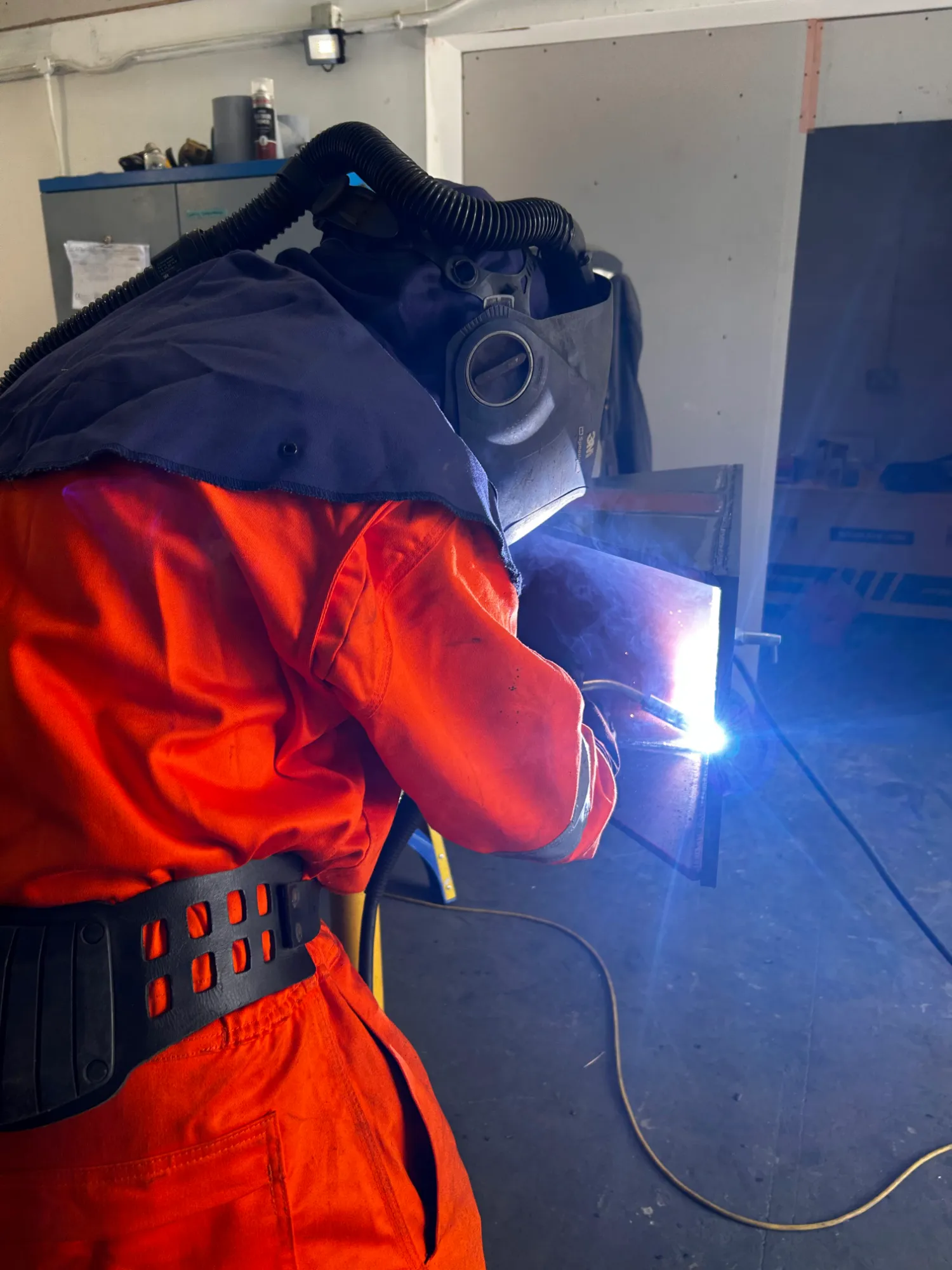Fabricating custom stands to support turbine blades during maintenance and blade changes.