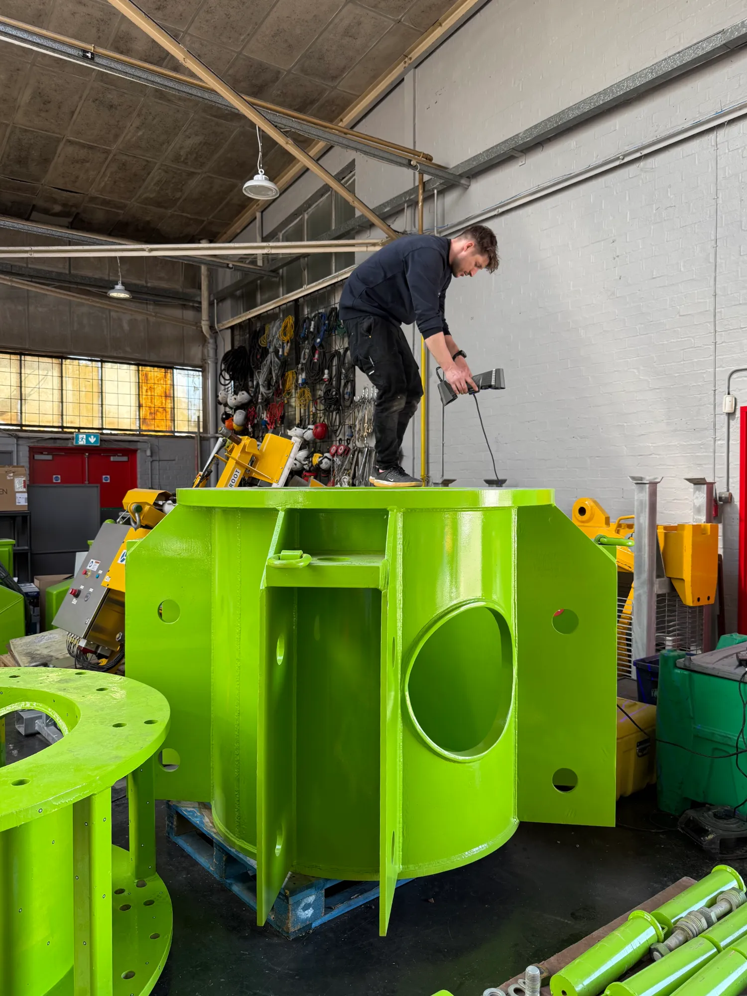 3D scanning, CAD modelling and alterations to an Adapter Can designed to connect with the E-foot and facilitate a key maintenance operation for blade changes on wind turbines.