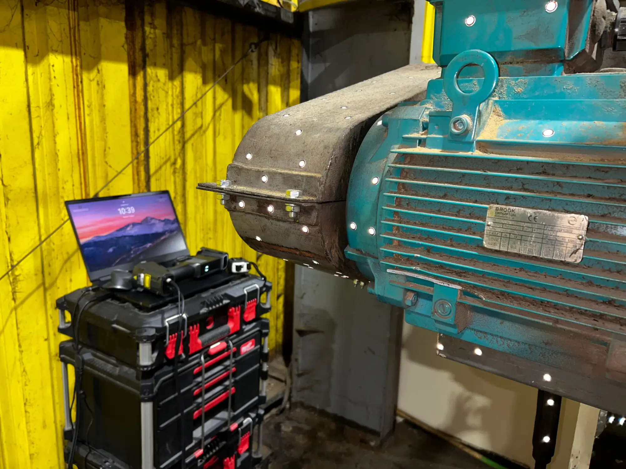 3D scanning of reclaimer for free flowing solids that agitates the product and removes moisture so that it can be salvaged.