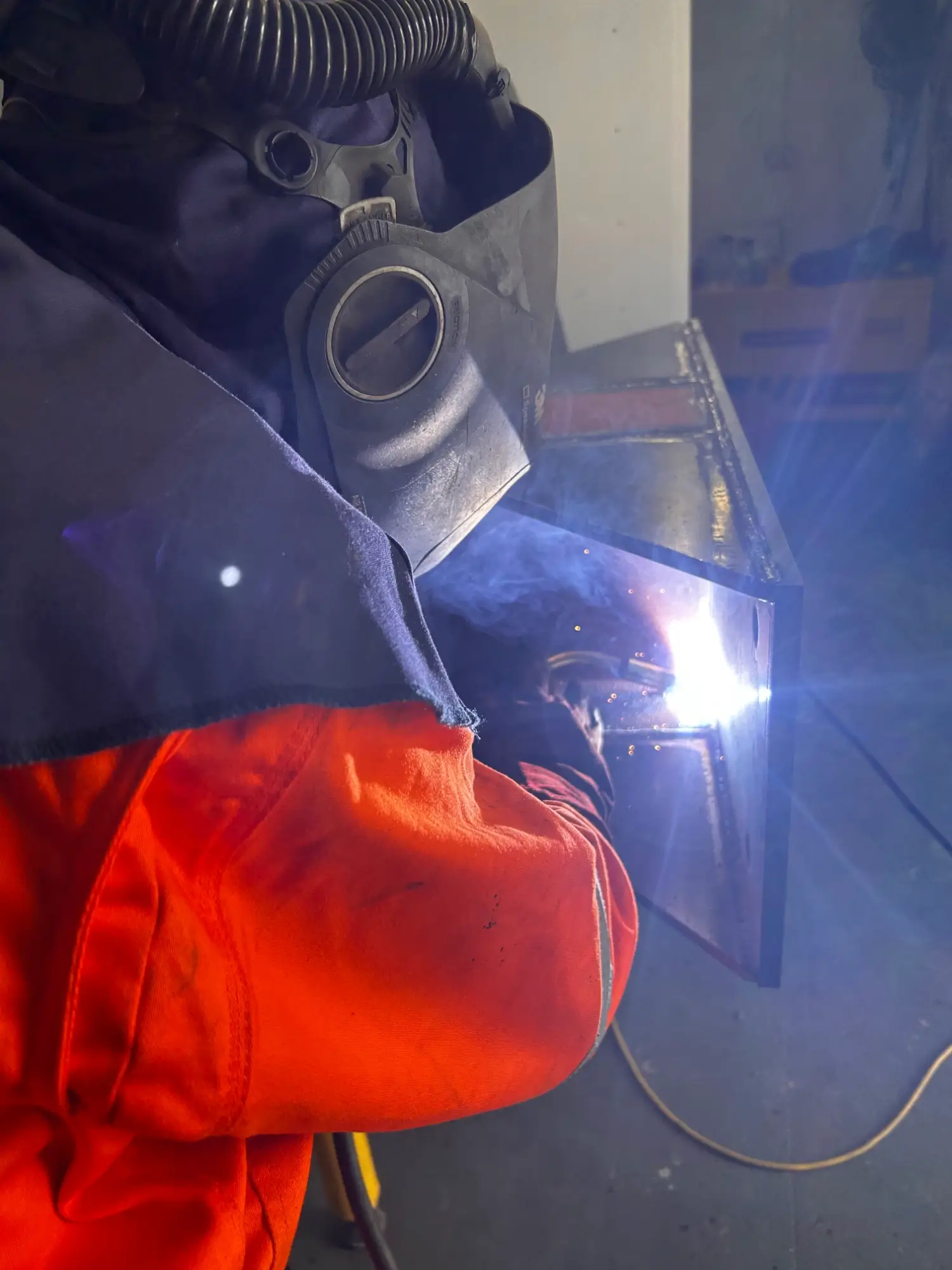 Fabricating custom stands to support turbine blades during maintenance and blade changes.