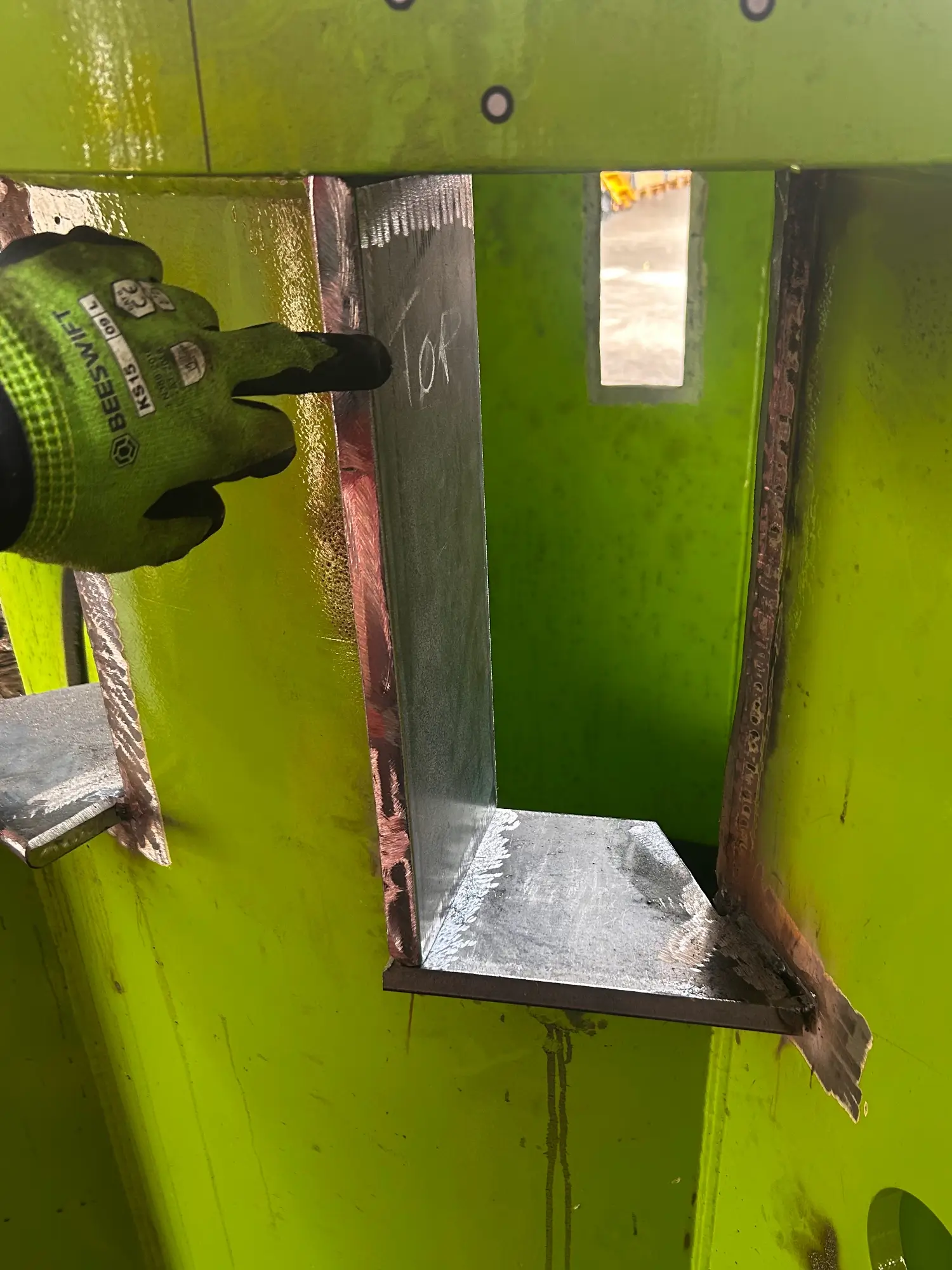 3D scanning, CAD modelling and alterations to an Adapter Can designed to connect with the E-foot and facilitate a key maintenance operation for blade changes on wind turbines.