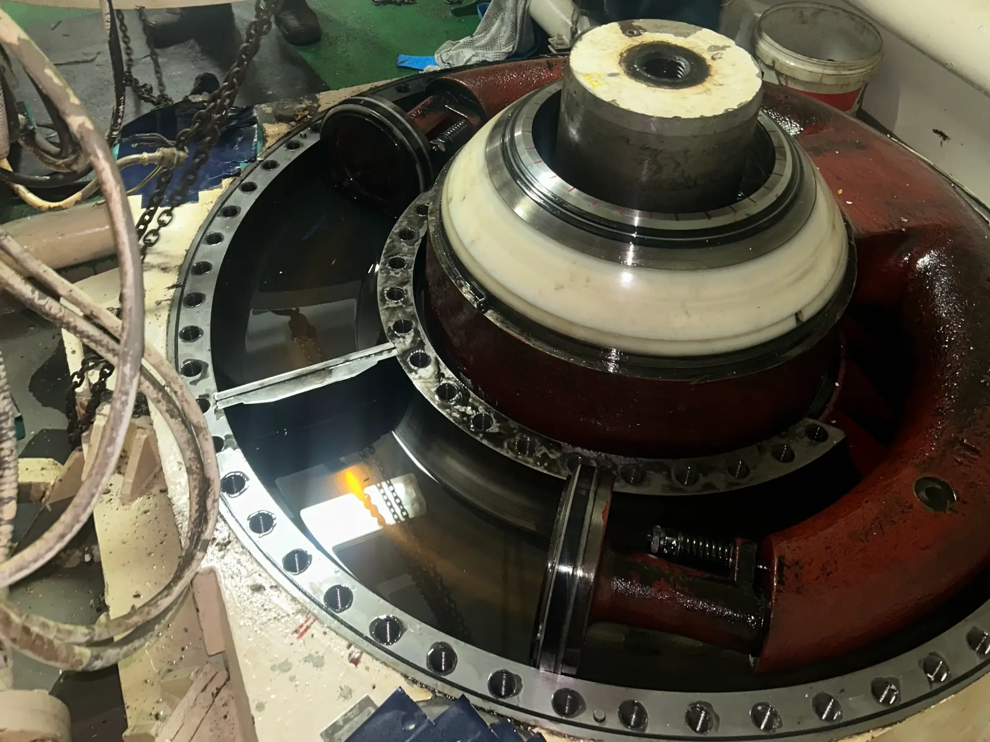 Maintenance of hyraulic steering gear