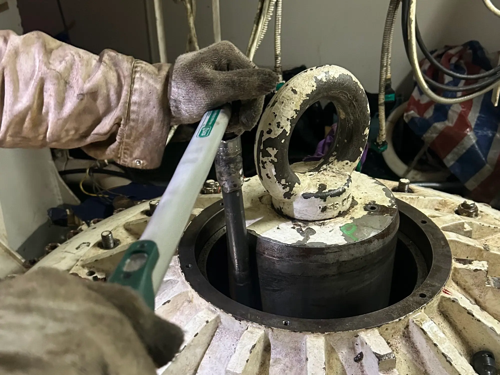 Maintenance of hyraulic steering gear