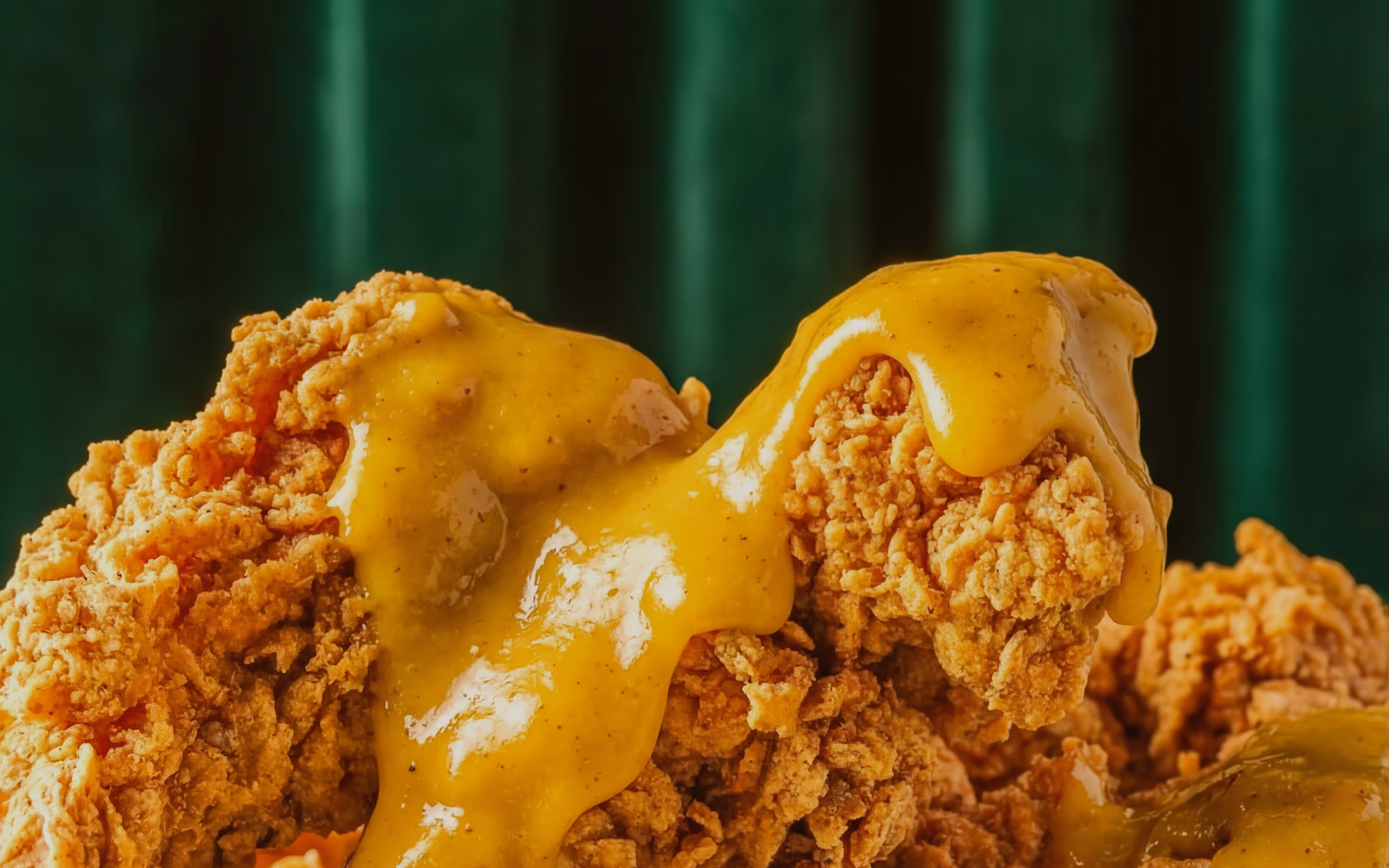 Fried Chicken with Spicy Mango Sauce