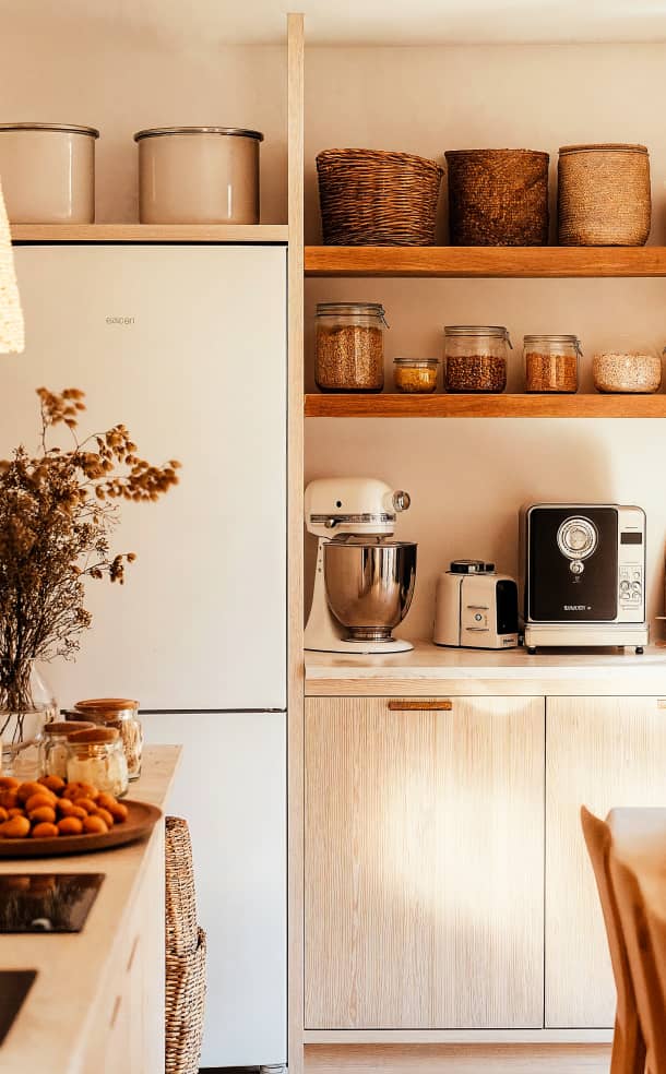 Streamlined Minimalist Kitchen Gallery - RoomFlow - Webflow Template | BRIX Templates