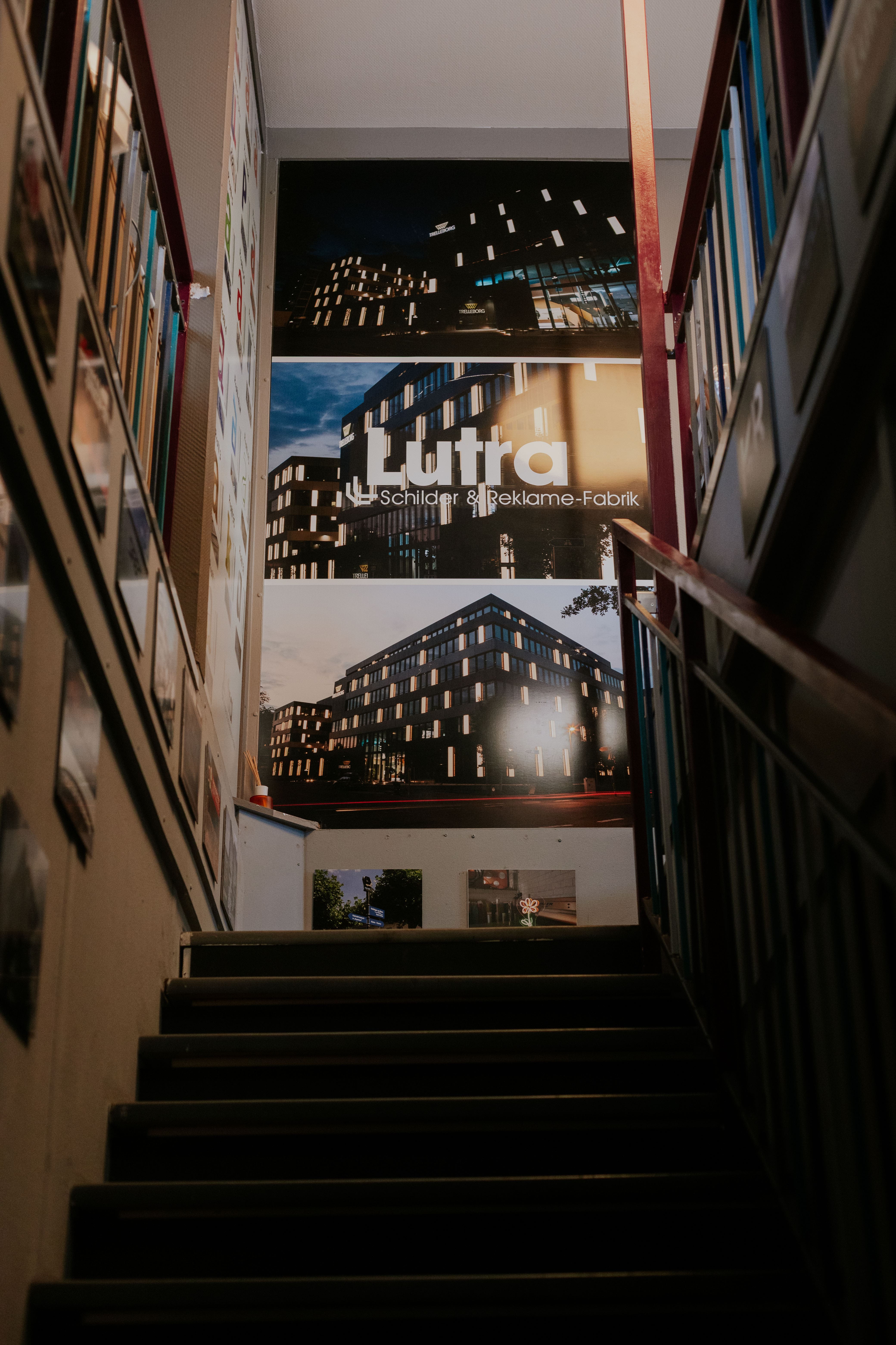 Lutra Schilder und Lichtreklame