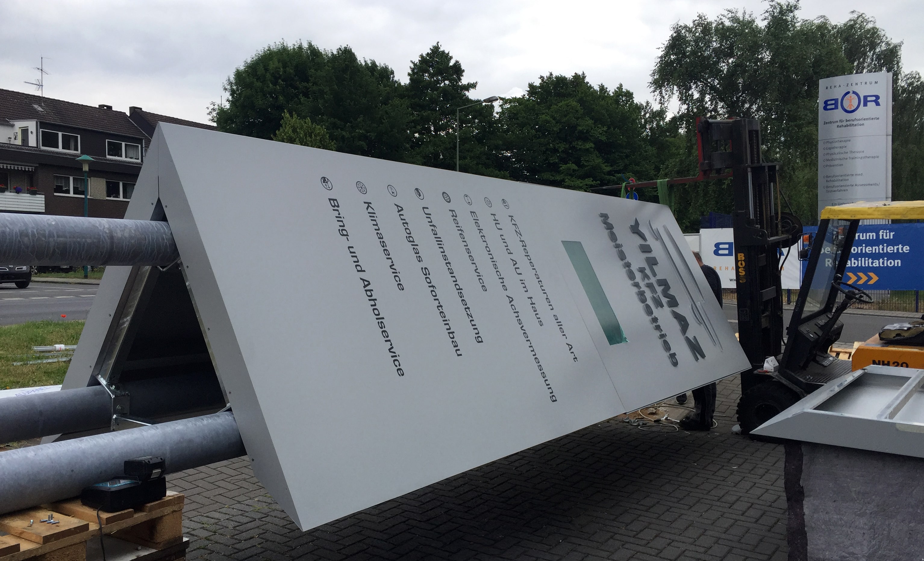 Werbepylon Sonderform