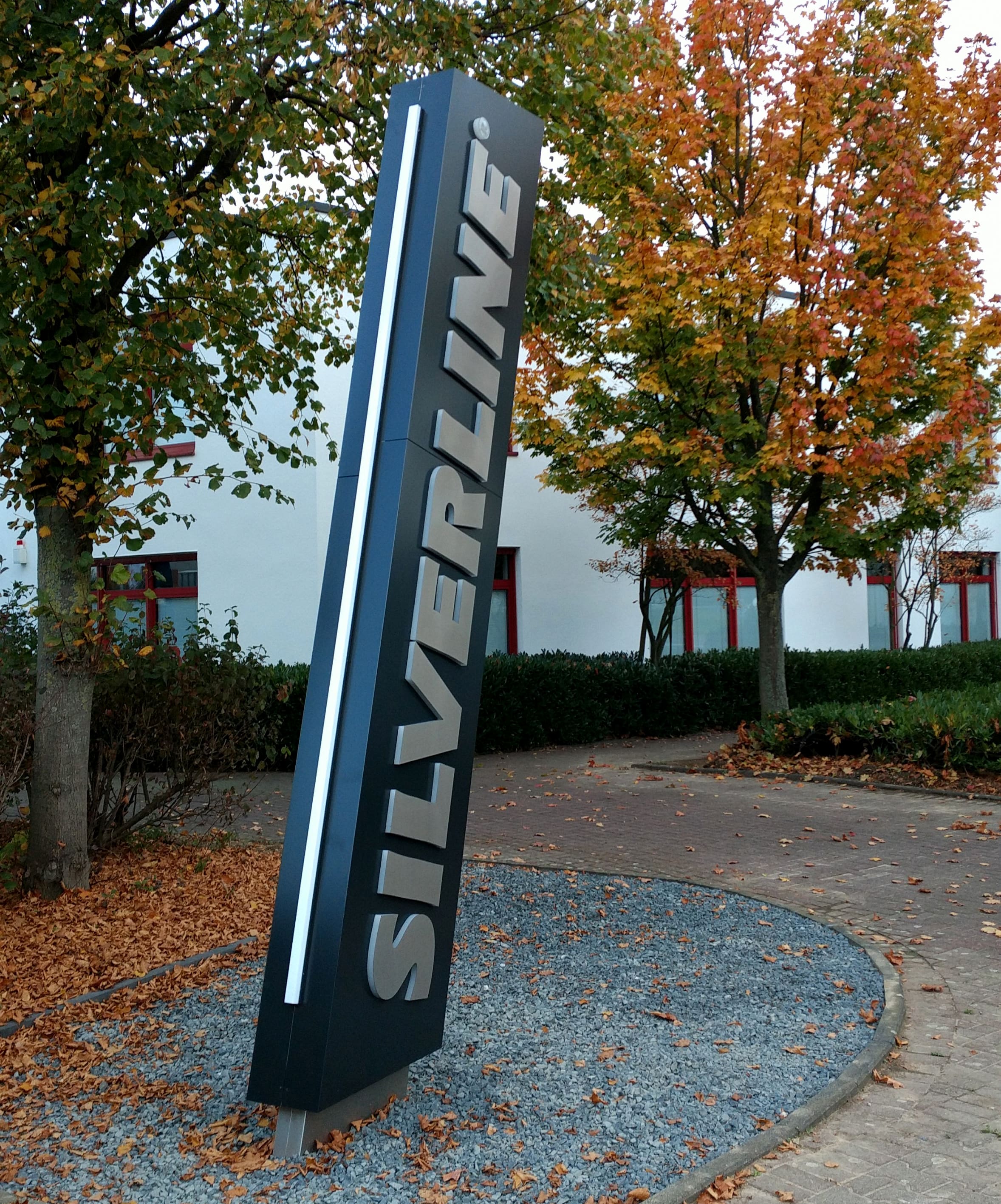 Silverine Design-Pylone