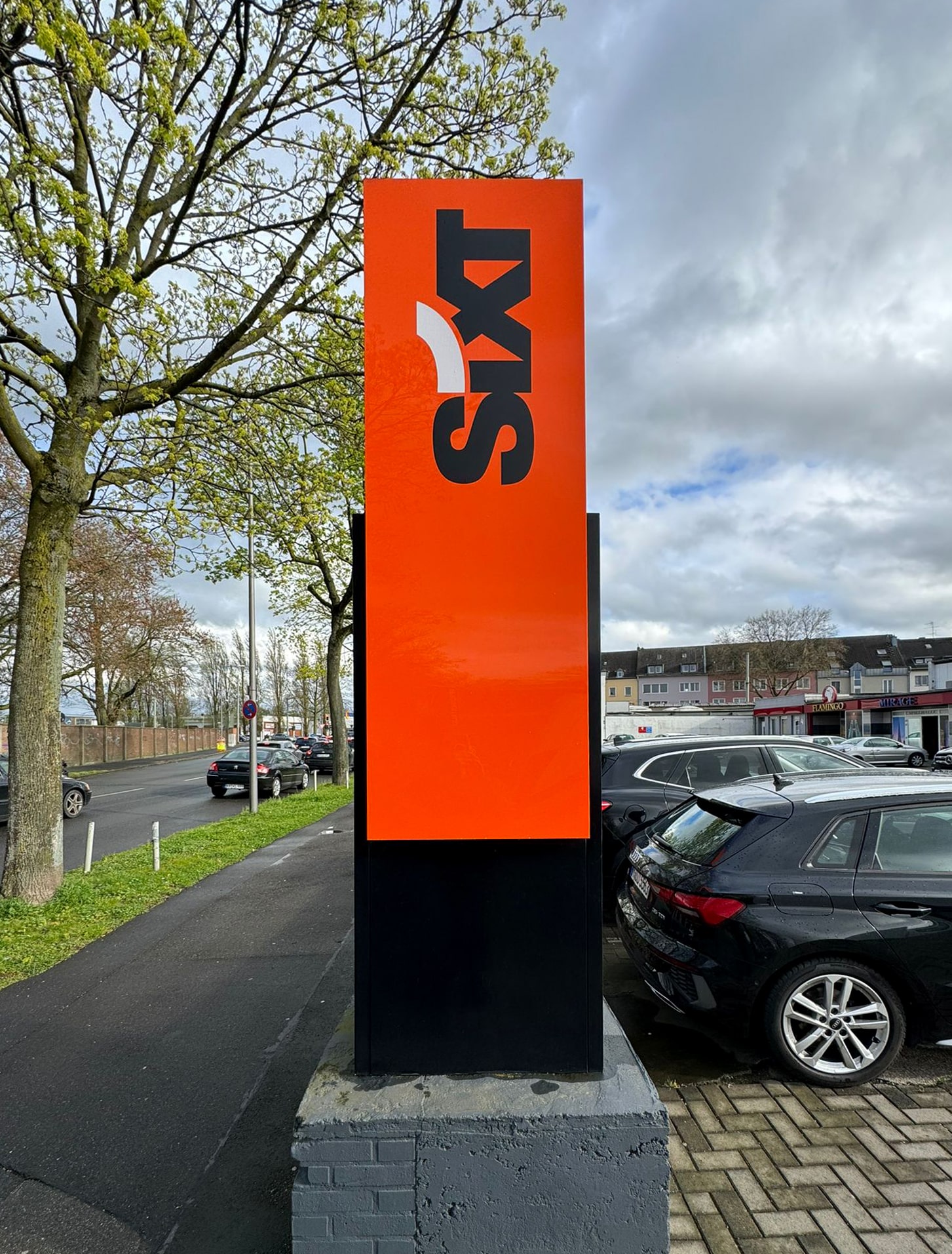 Sixt Werbepylon