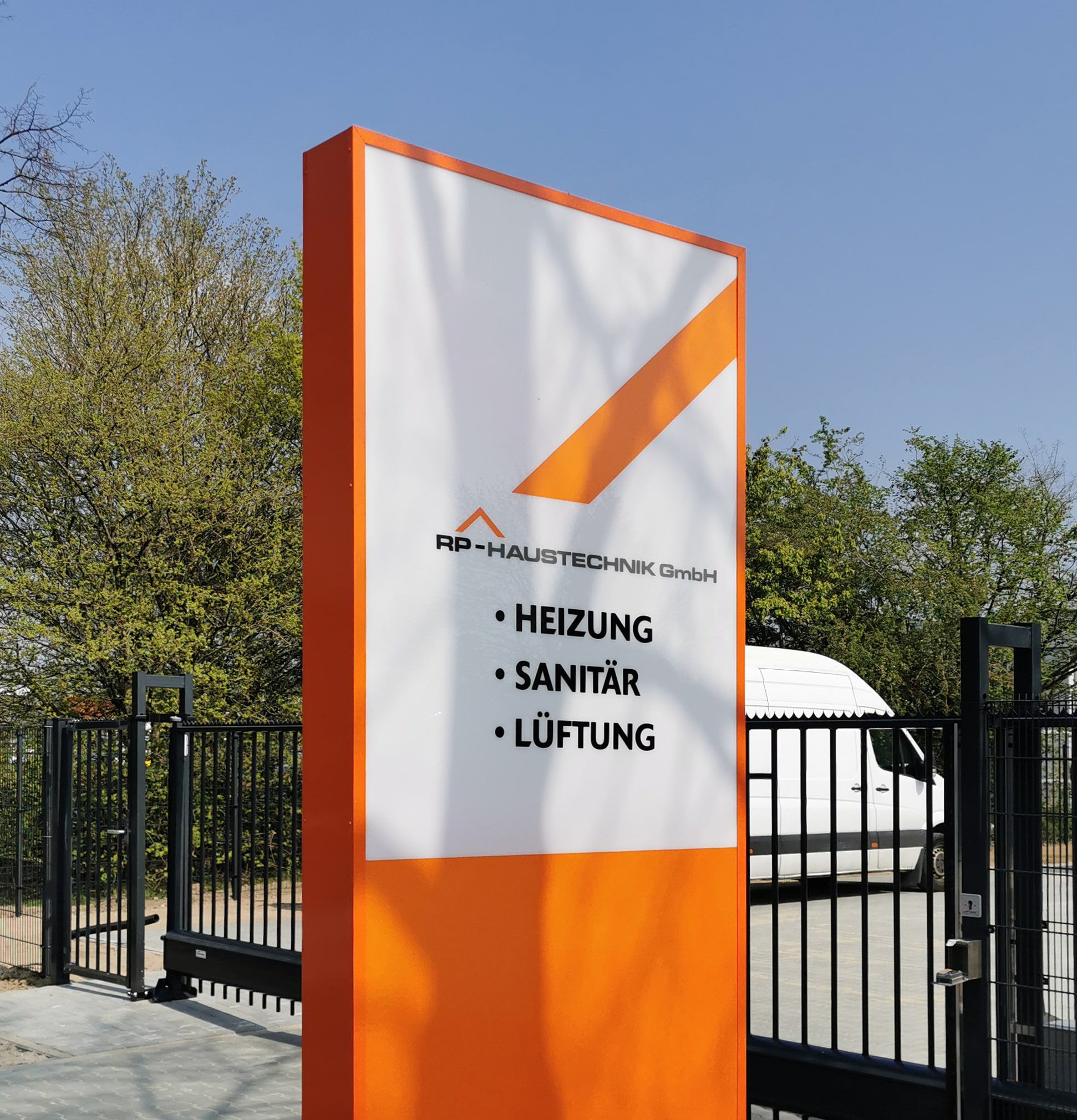 Klassischer Werbepylon