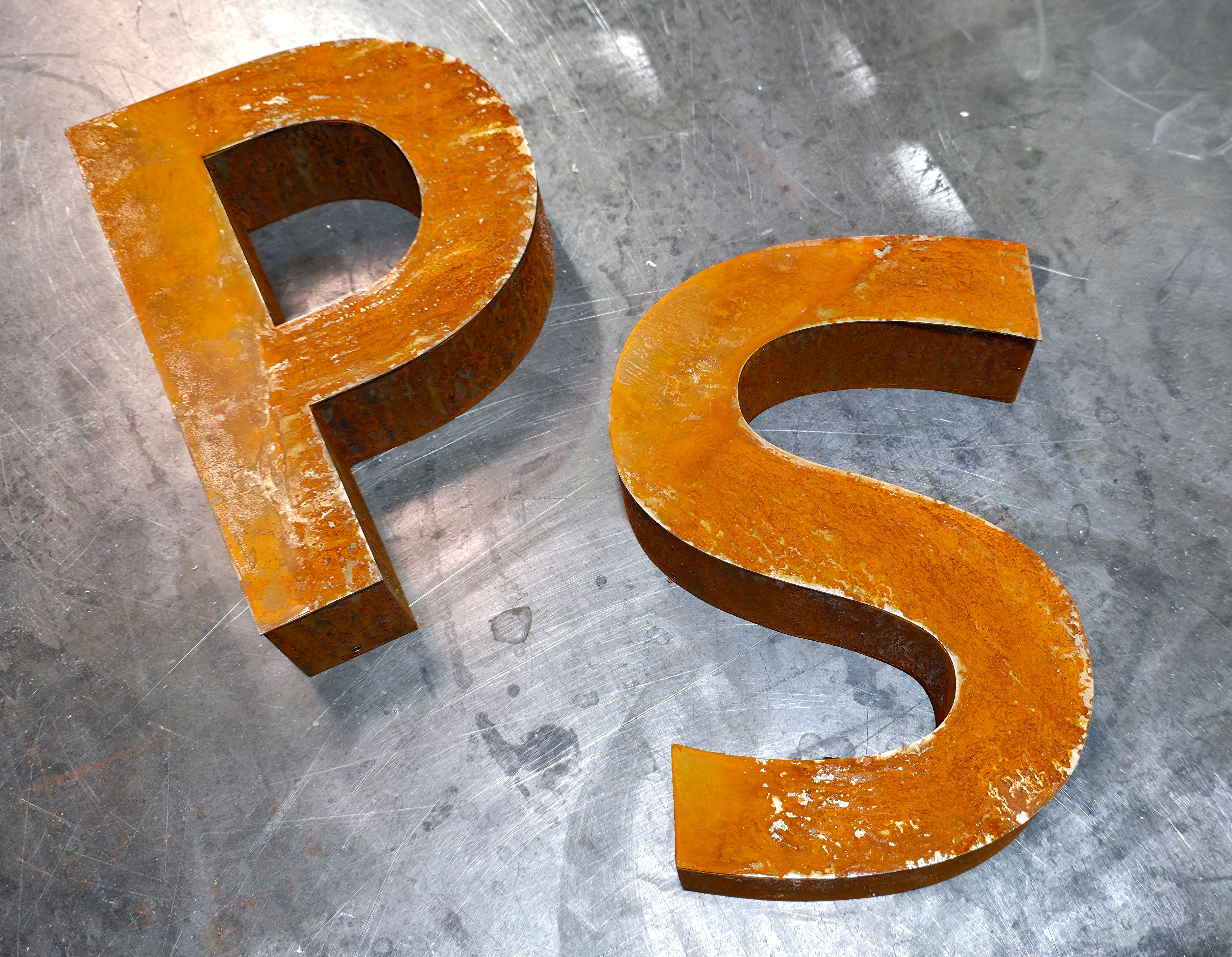 Metallbuchstaben