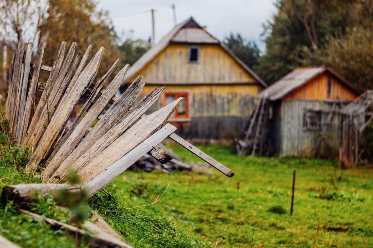 Damaged wooden fence in Seattle after a storm 