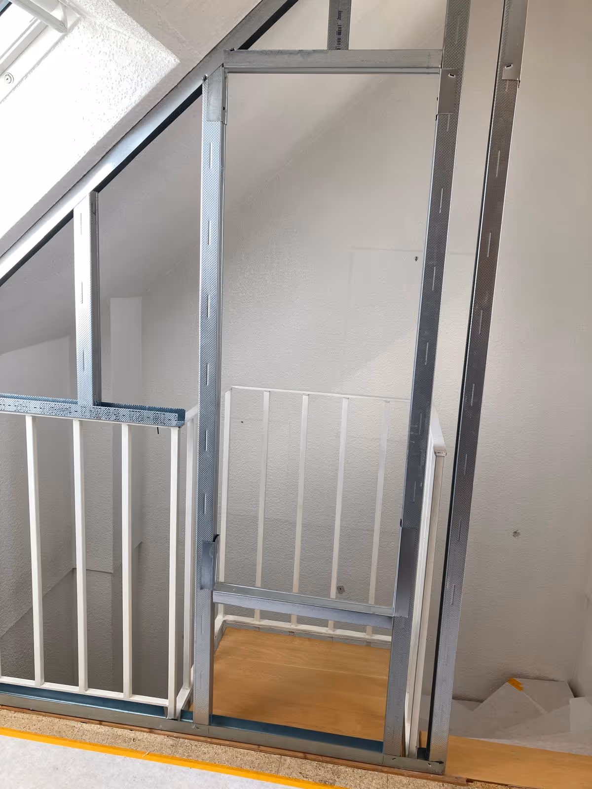 Trockenbau beim Innenausbau in modernem Zimmer durch Horn RaumDesign Kleve