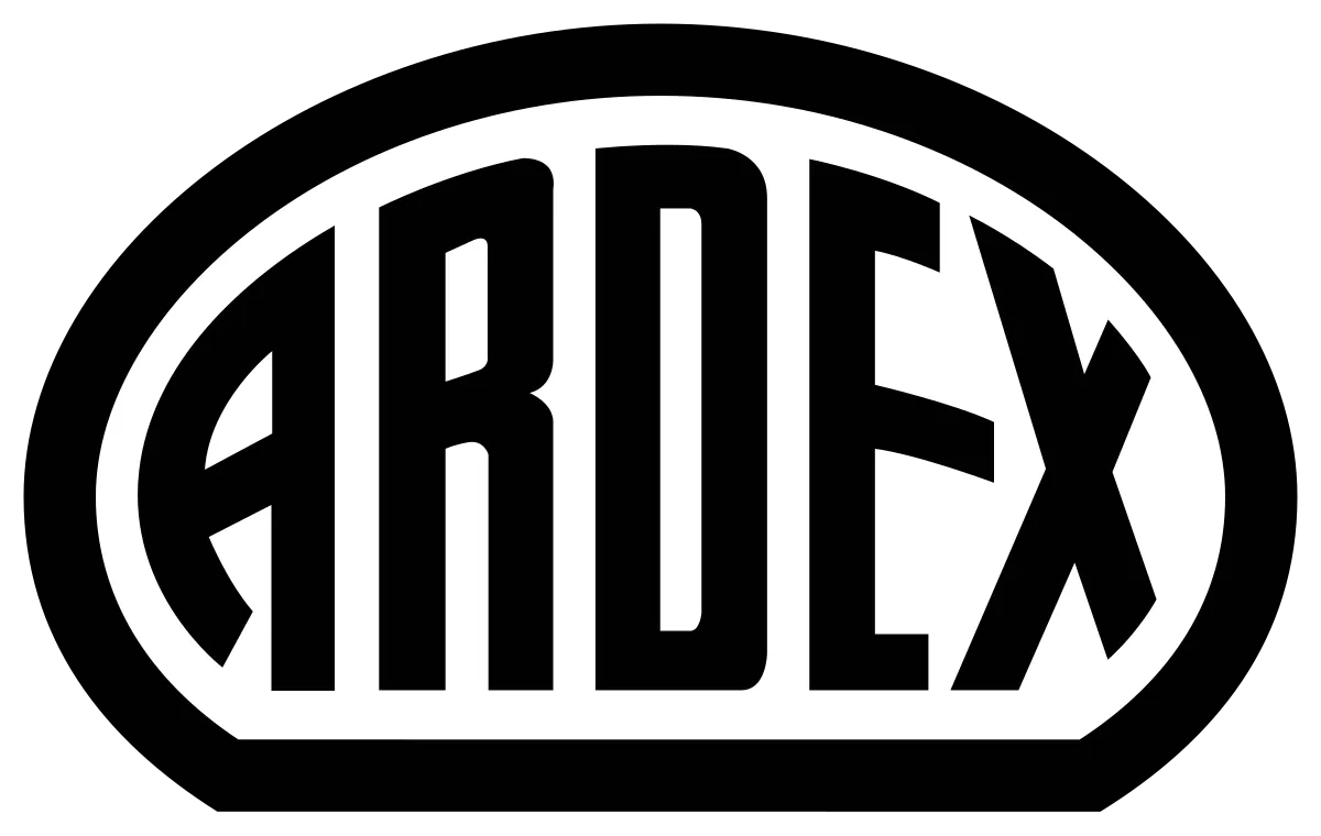 Ardex Firmenlogo mit dem Schriftzug ‚ARDEX‘ in einem halbkreisförmigen weißen Hintergrund.