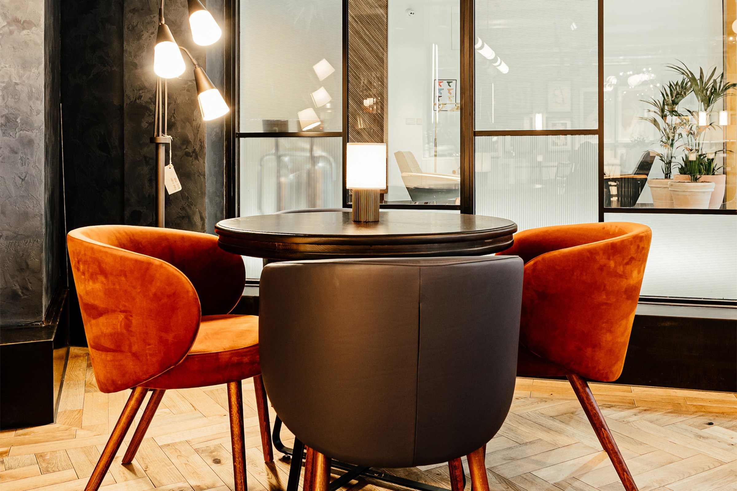 Window table with table lamp and standalone light