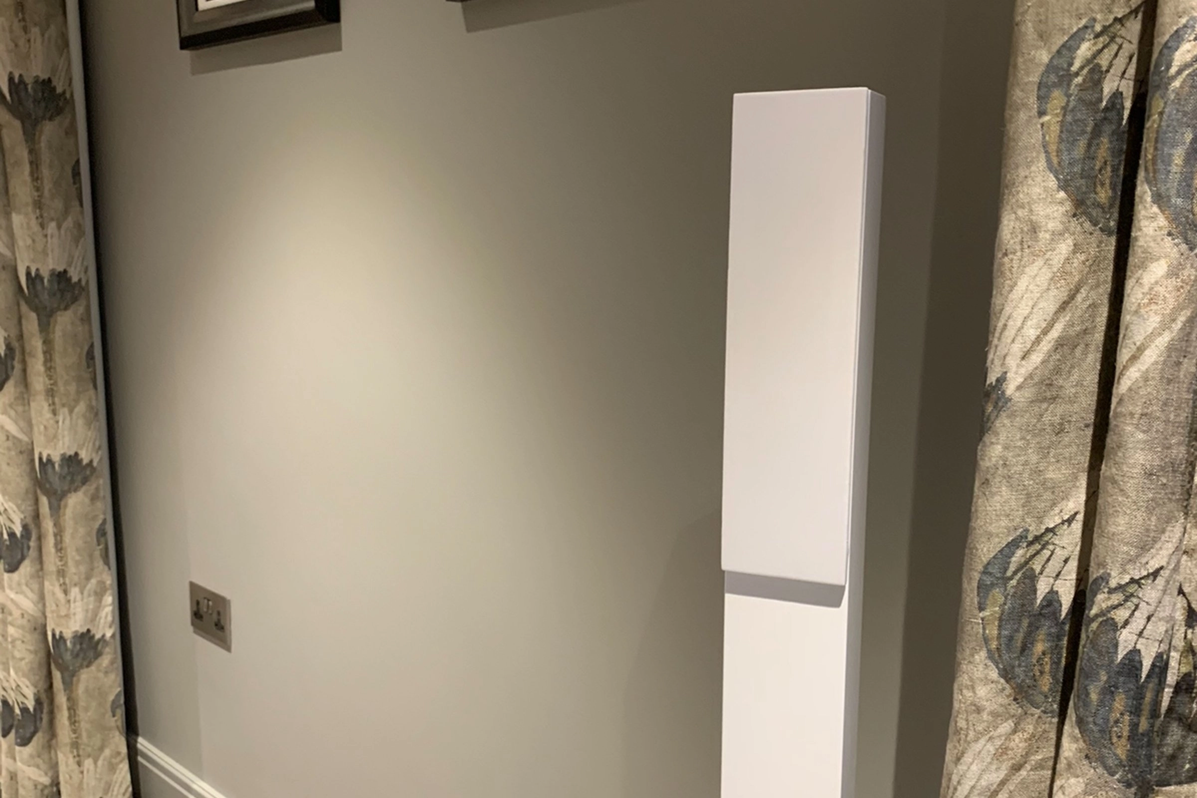 Artcoustic floor standing speaker