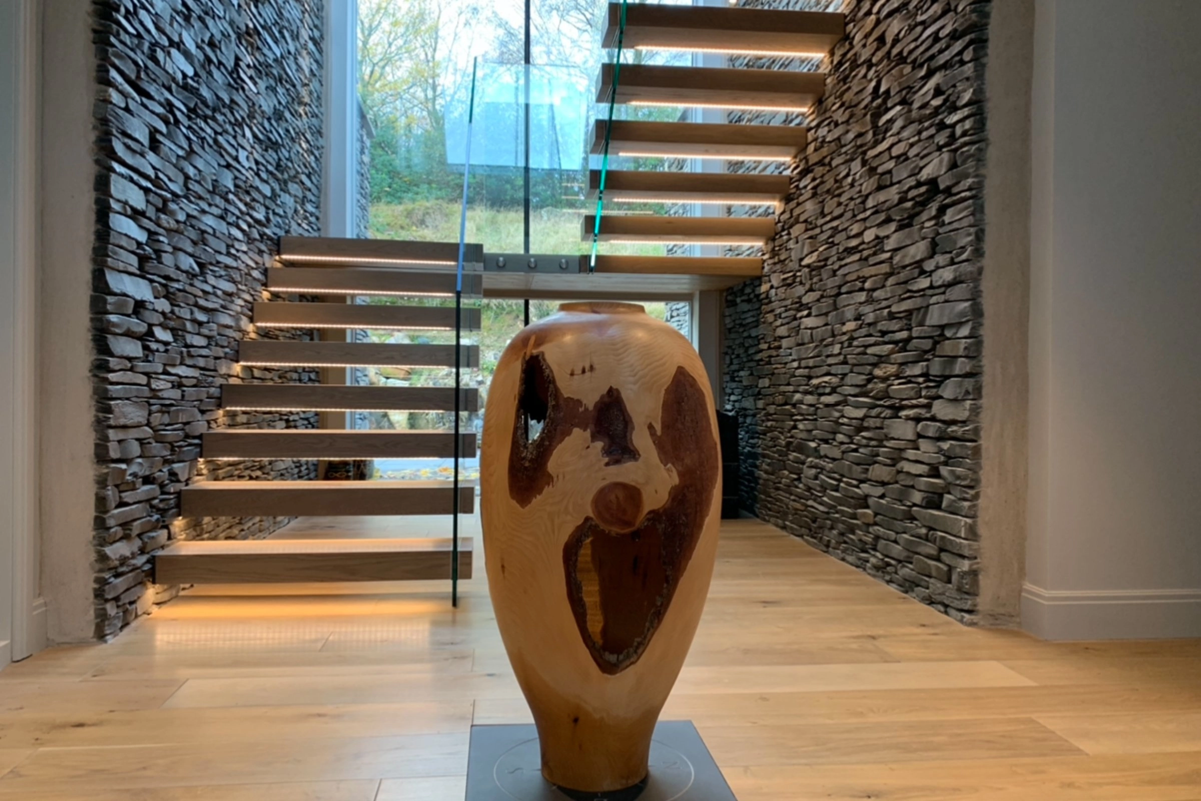 Contemporary stairs with Rako lighting control