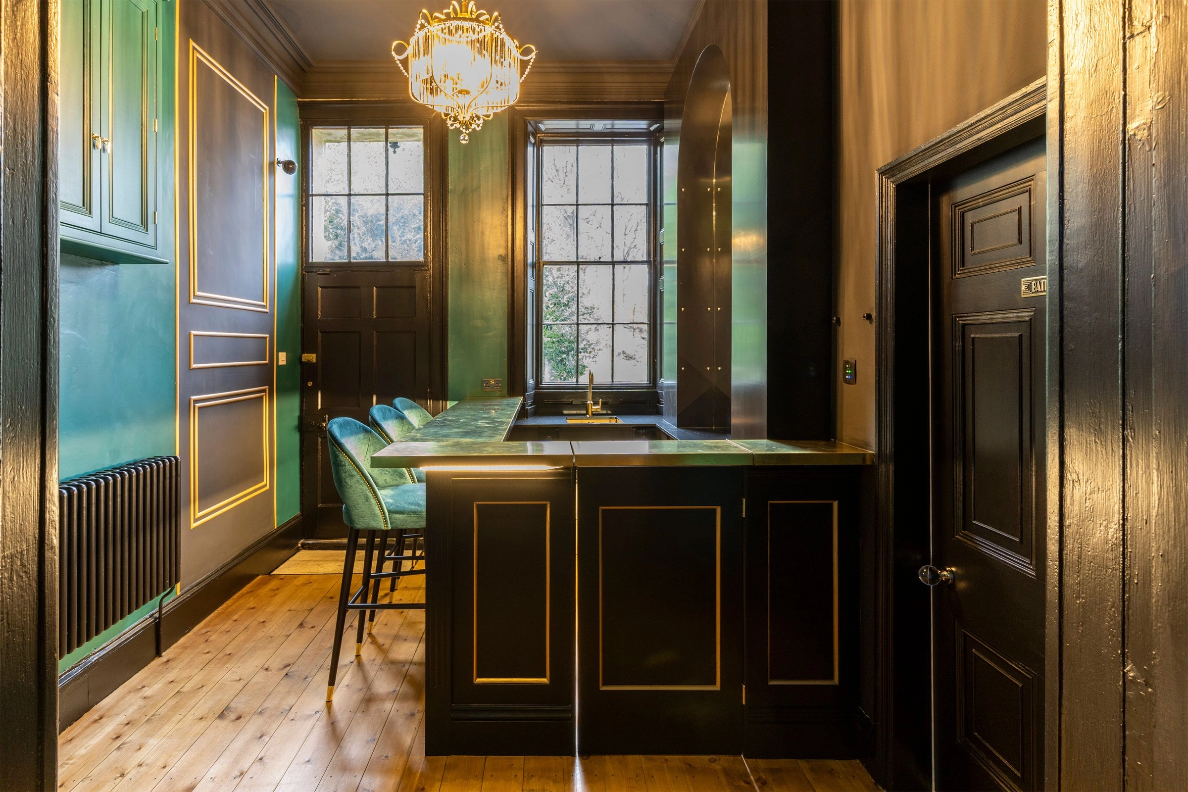 Home bar featuring Gallo Acoustics speakers and Control 4 automation