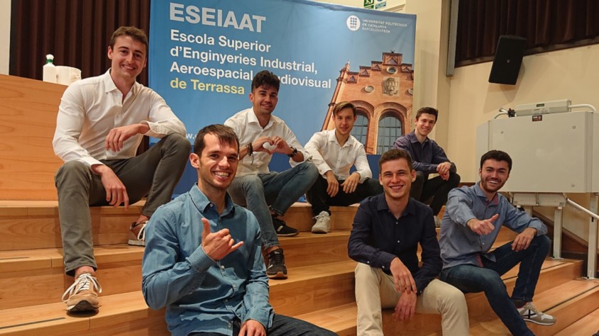 Estudiantes desarrollan un sistema de propulsión eléctrica para satélites