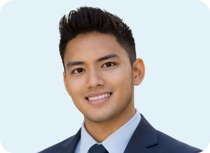 Headshot of Dave, a smiling GrowthAssistant video editor.