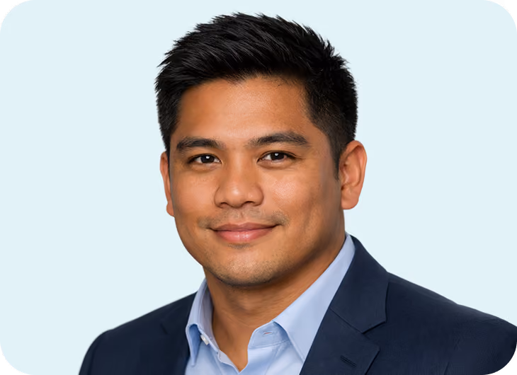 Headshot of Vince, a smiling GrowthAssistant video editor.