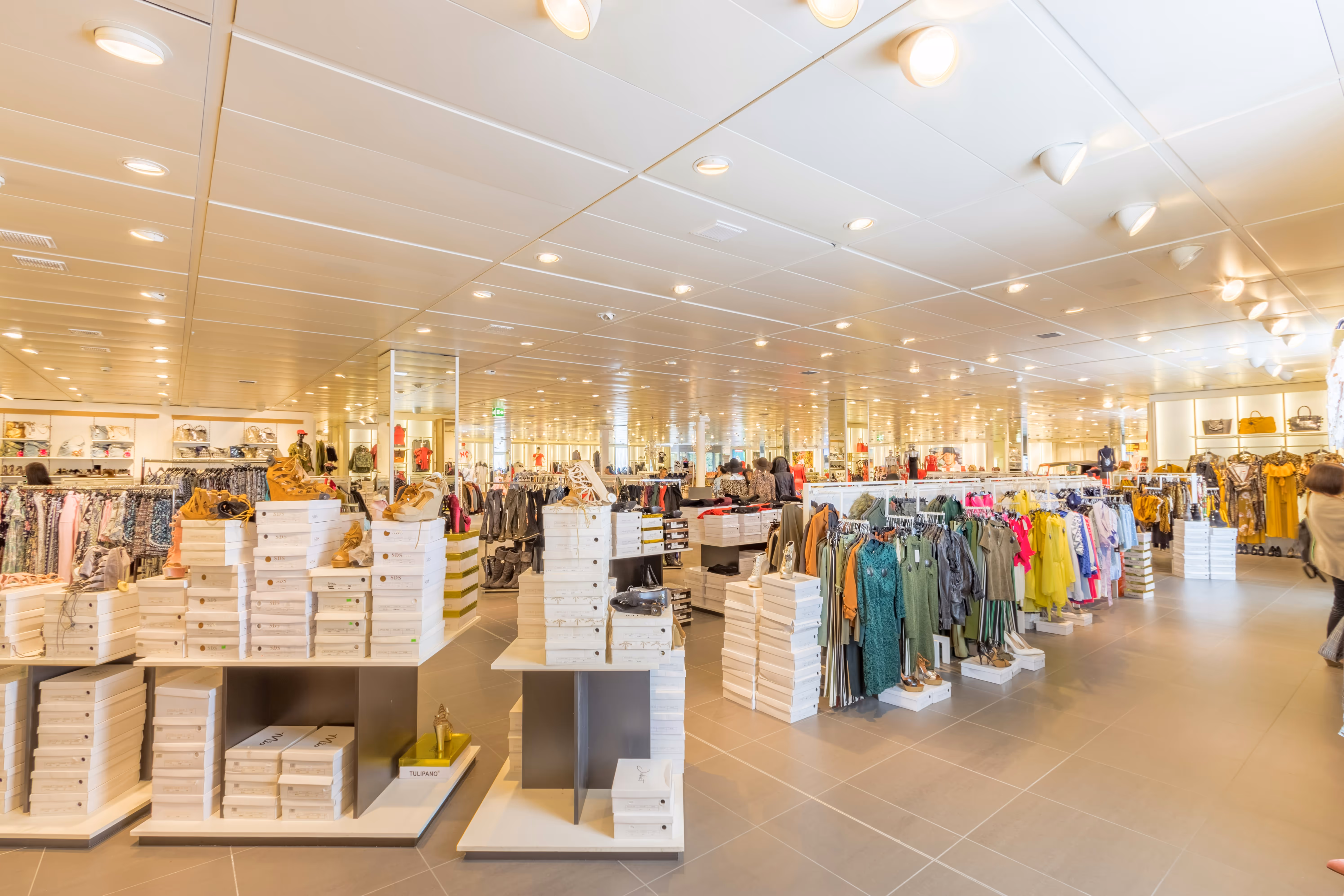 Here are the essential technological tools to digitize a point of sale