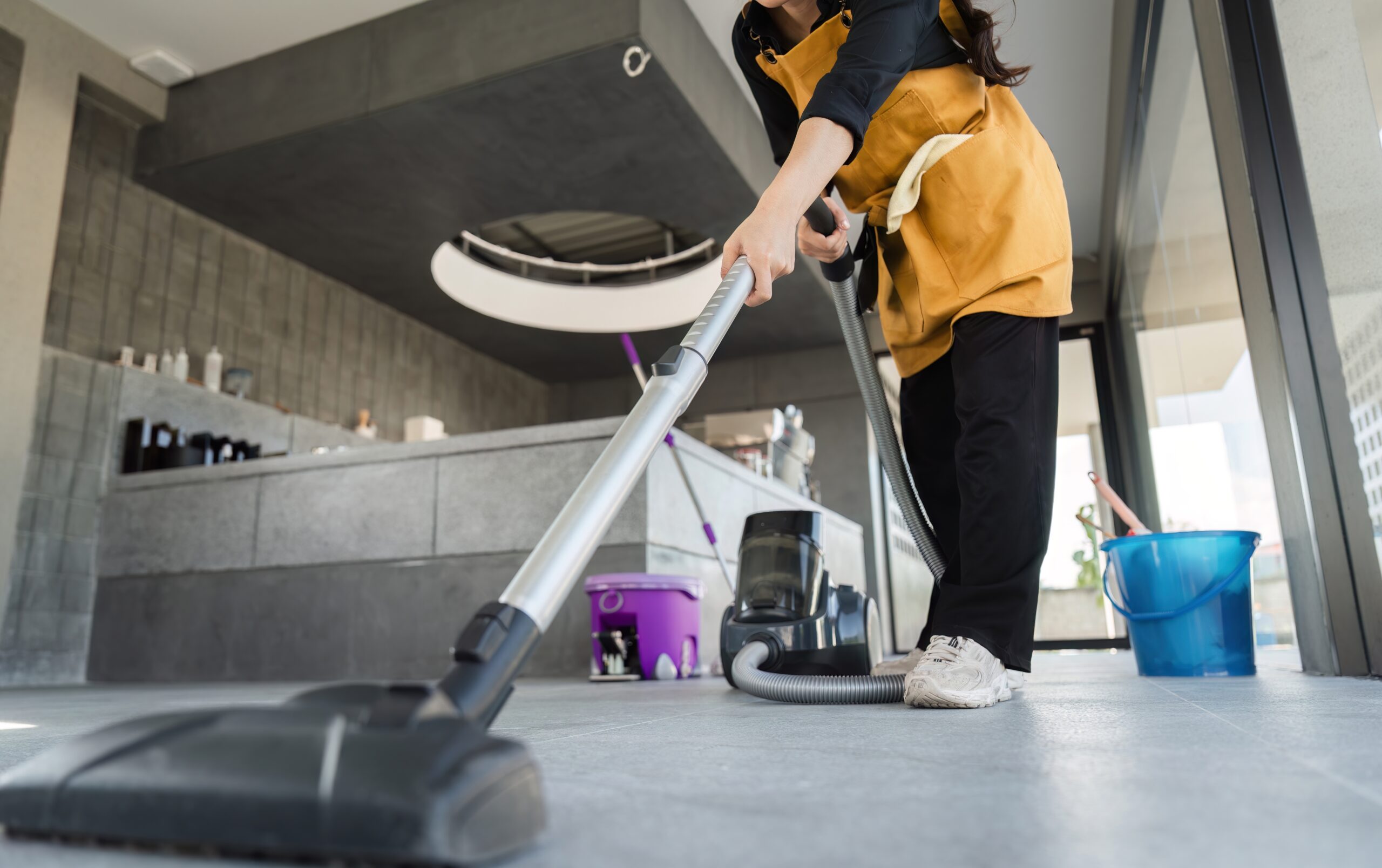 Deep Cleaning Expert at Work