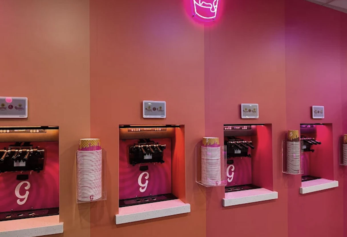 image of pet accessories display