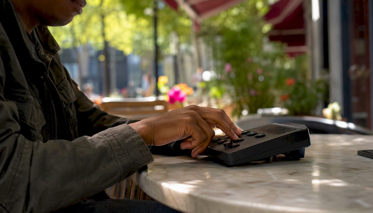 Hand adjusting screen reader device controls