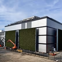FR10 living wall on a data centre in Germany