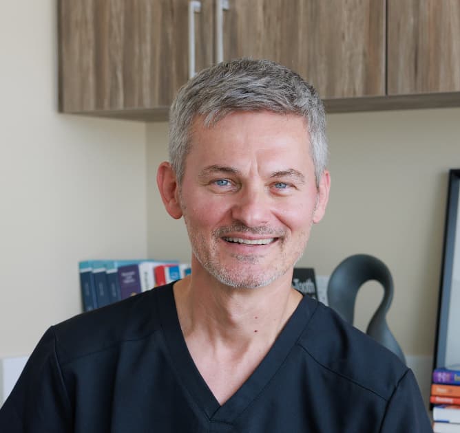 Headshot of Dr. Daniel Cocris