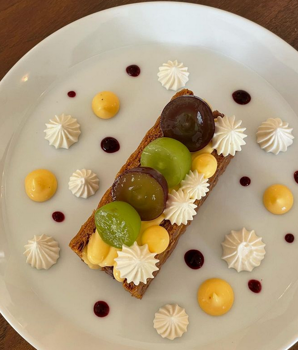Cafe Blanc.