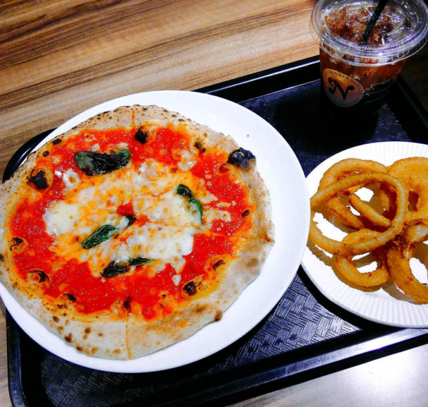 ナポリス ピッツァ&カフェ 赤坂 一ツ木通り