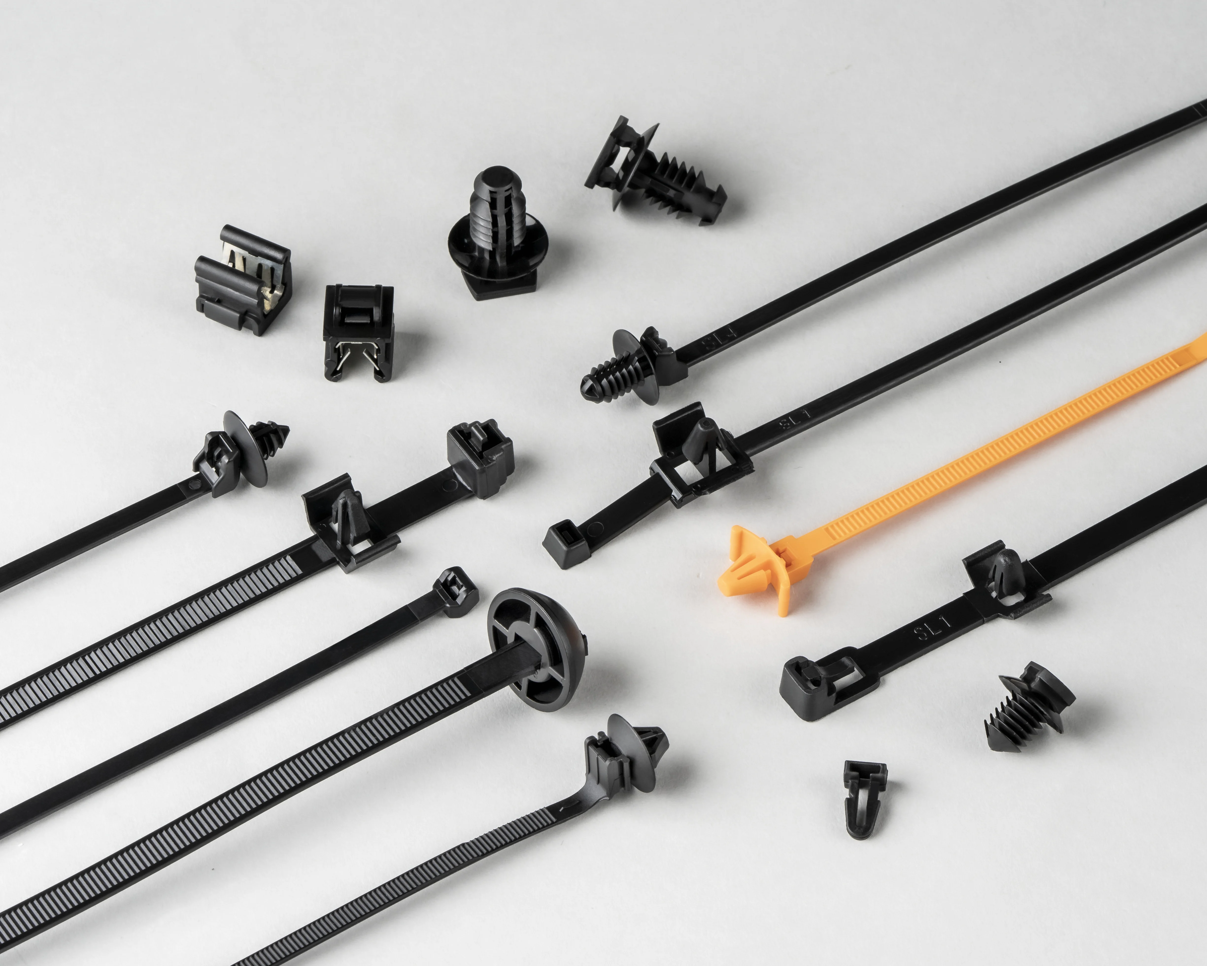 Center Edge Clip for Automotive Wire Harness#1.9