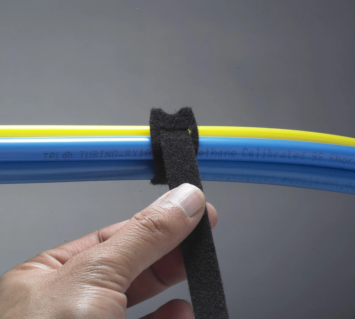 Hook 'N' Loop New Wrap Tie (Back to Back) Application