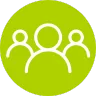 Icône de trois silhouettes humaines blanches sur fond vert chartreuse, représentant un groupe ou une communauté.