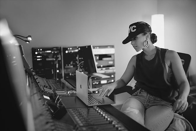 Alicia Keys is a 15-time GRAMMY® winning singer/songwriter and producer. An icon and inspiration, she’s celebrated for her musicianship, creativity, and philanthropy.