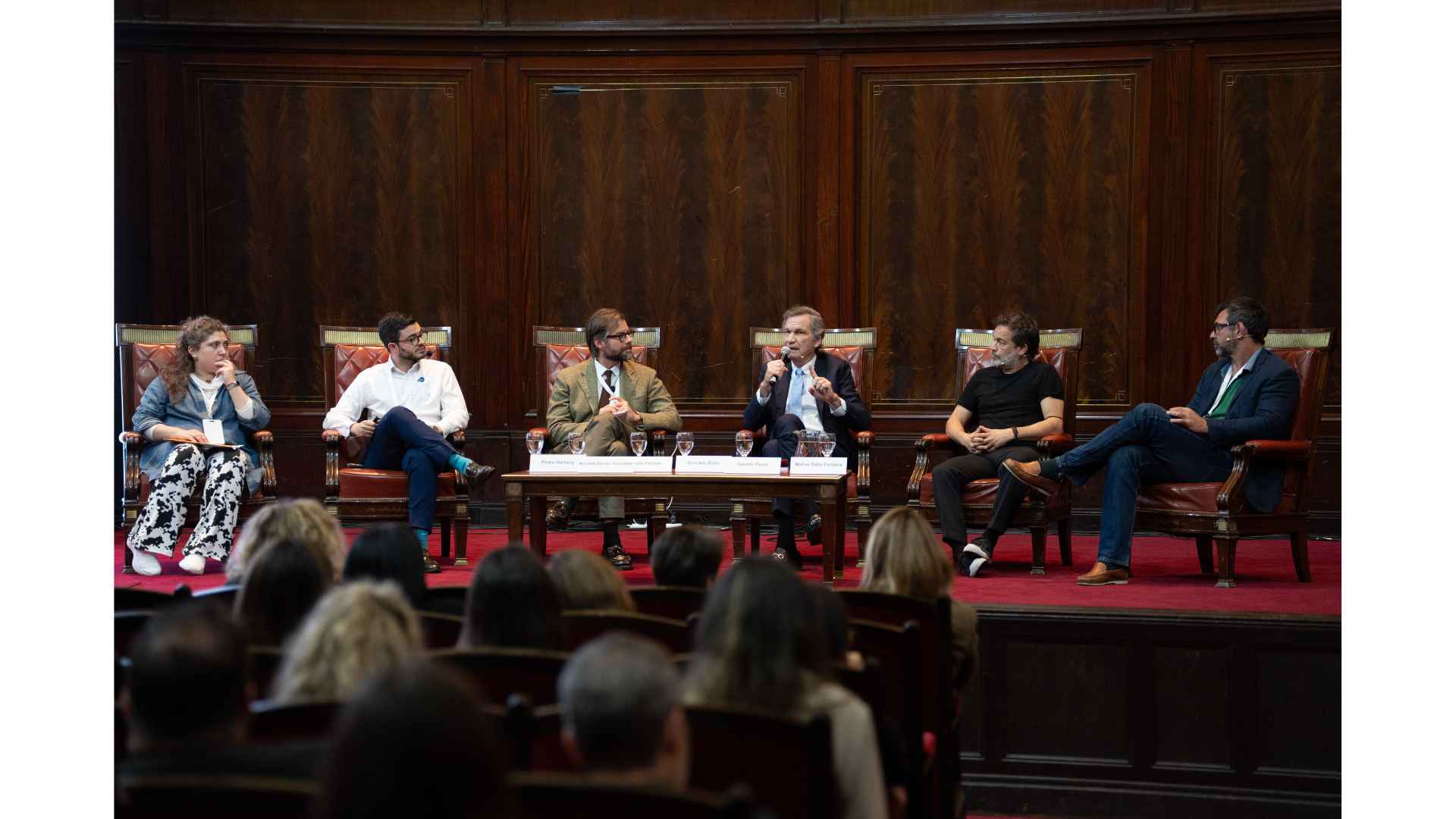 La UBA reunió a referentes nacionales e internacionales para debatir sobre la IA y dignidad humana